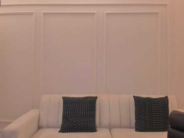 MaiaCollins1's BongaCams show and profile