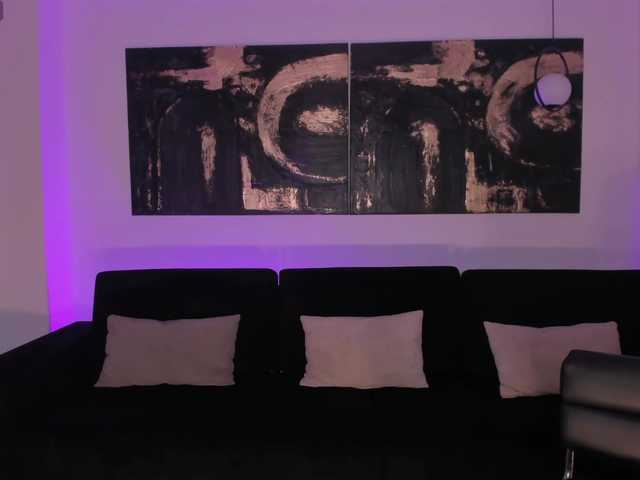 MaiaCollins1's BongaCams show and profile