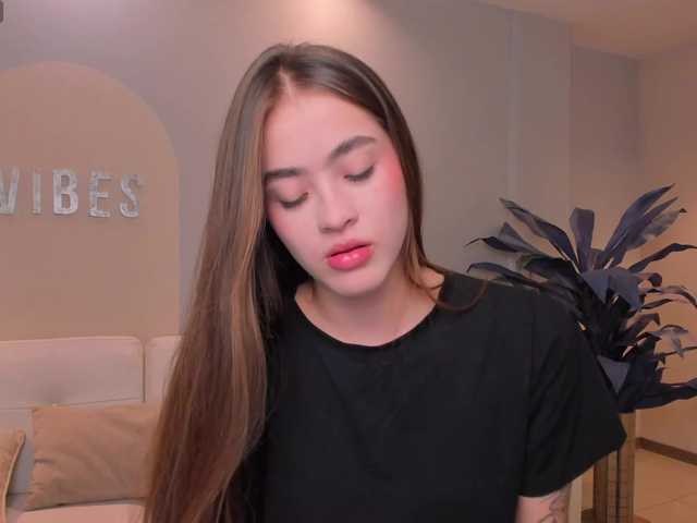 MaiaCollins1's BongaCams show and profile