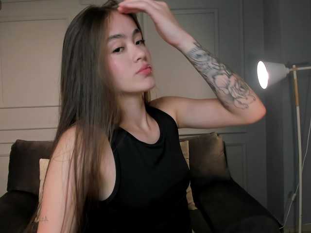  MaiaCollins1 chat room