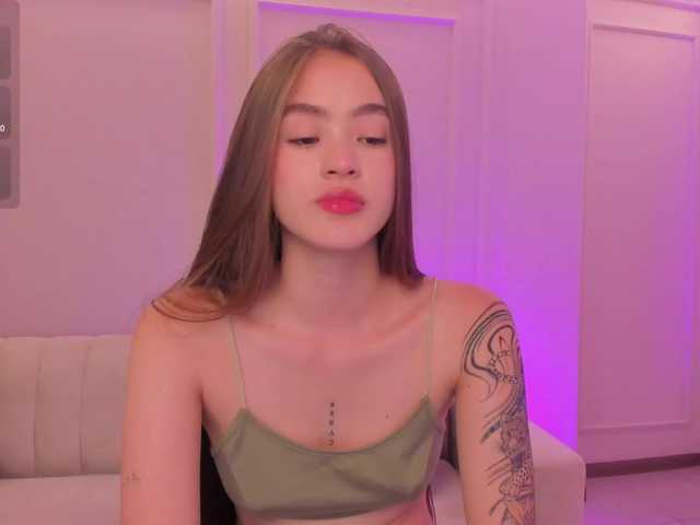 MaiaCollins1's BongaCams show and profile