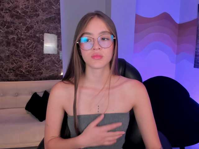  MaiaCollins1 chat room