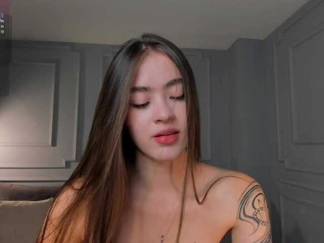 MaiaCollins1's BongaCams show and profile