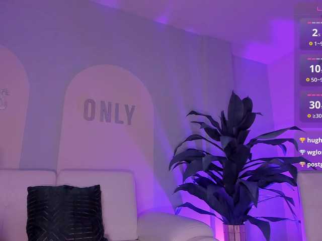 MaiaCollins1's BongaCams show and profile