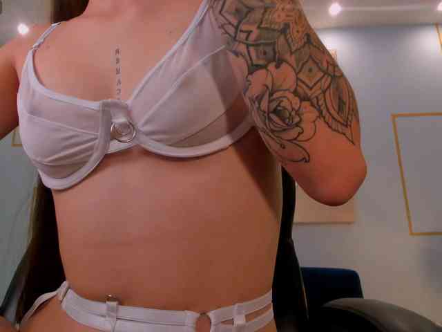 MaiaCollins1 webcam