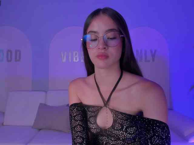 MaiaCollins1 webcam