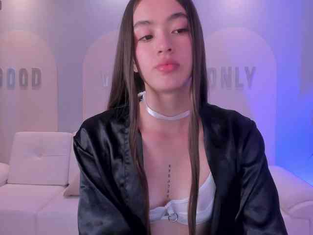 MaiaCollins1 webcam