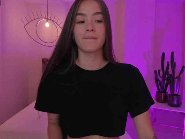MaiaCollins1 webcam