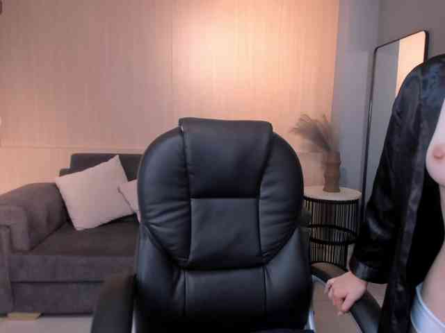 MaiaCollins1 webcam