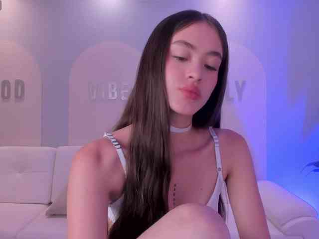 MaiaCollins1 webcam