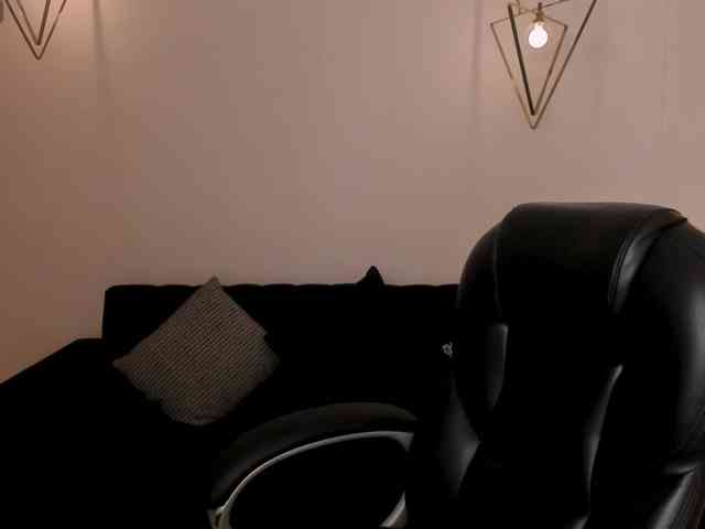 MaiaCollins1 webcam
