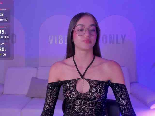MaiaCollins1 webcam