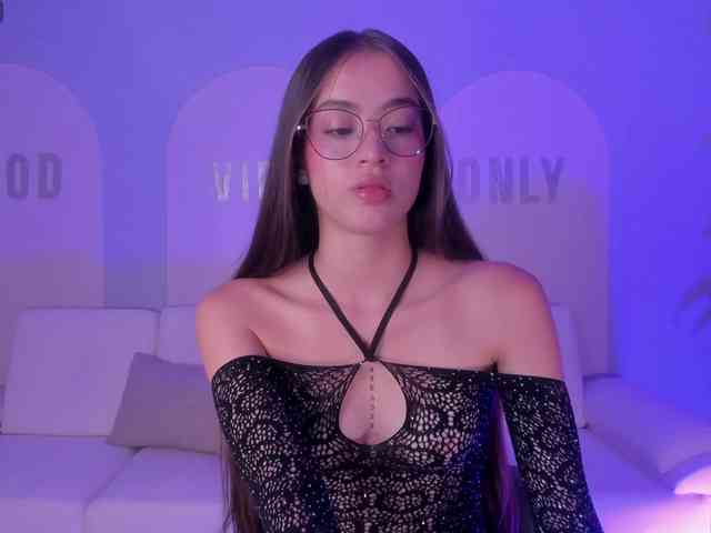 MaiaCollins1 webcam