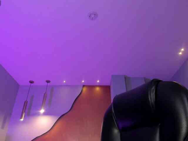 MaiaCollins1 webcam