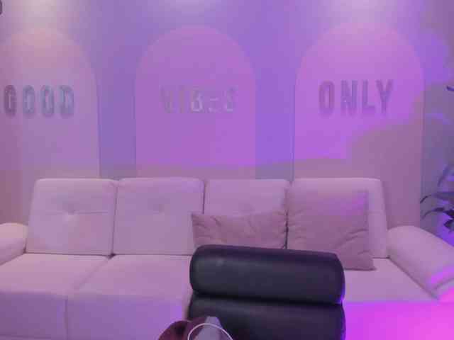 MaiaCollins1 webcam