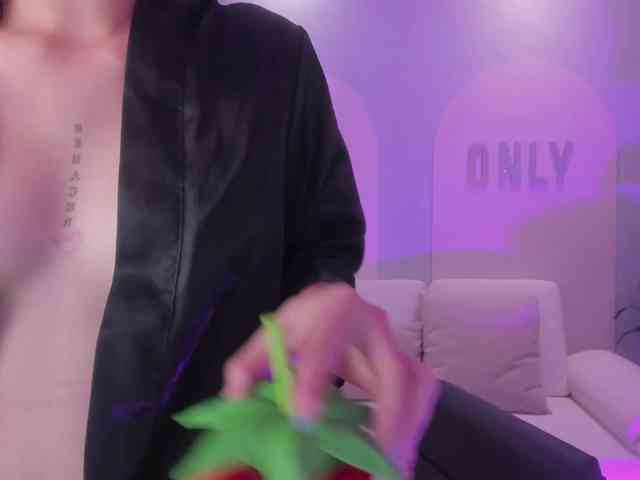 MaiaCollins1 webcam