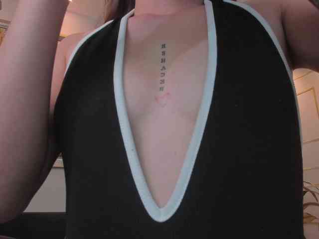 MaiaCollins1 webcam