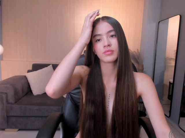 MaiaCollins1 webcam