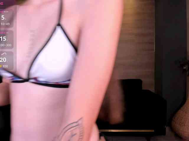 MaiaCollins1 webcam