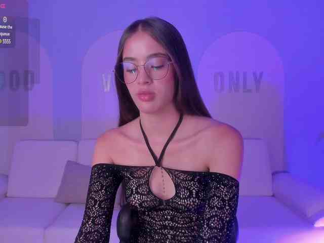 MaiaCollins1 webcam