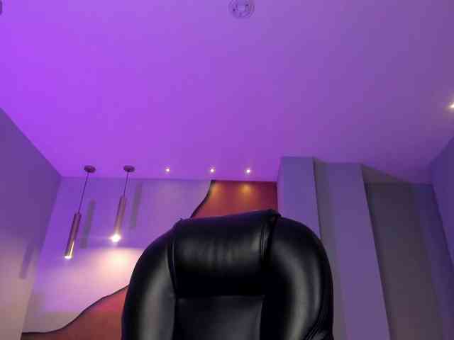 MaiaCollins1 webcam