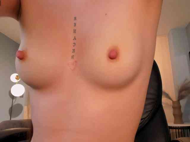MaiaCollins1 webcam