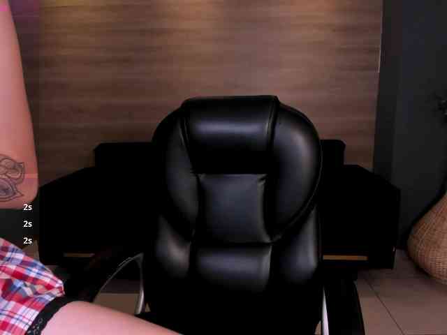 MaiaCollins1 webcam