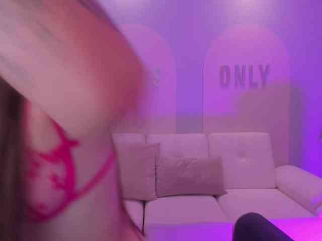 MaiaCollins1 webcam