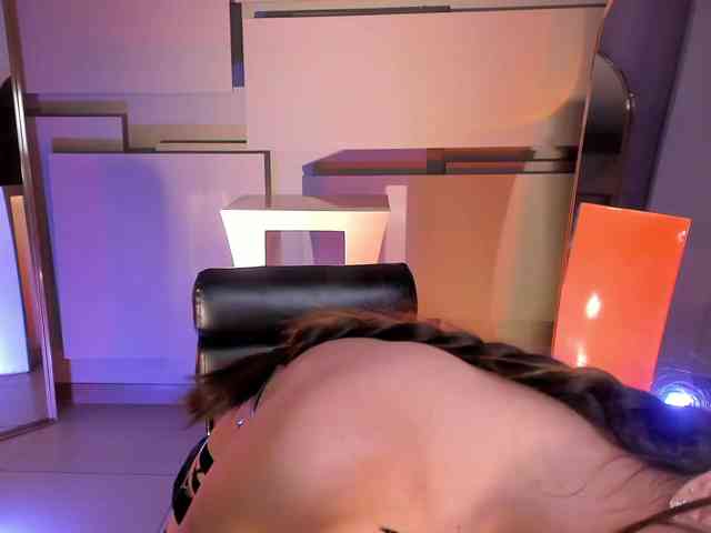 MaiaCollins1 webcam