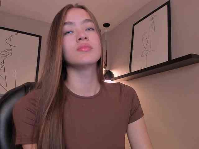 MaiaCollins1 webcam