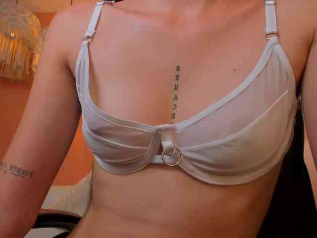 MaiaCollins1 webcam