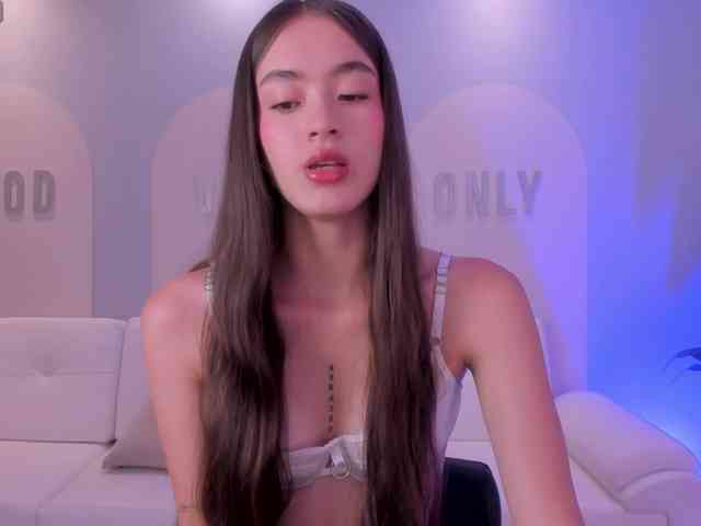 MaiaCollins1 webcam