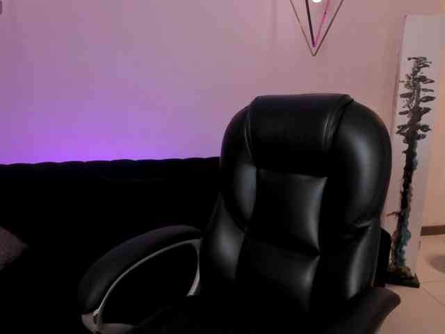 MaiaCollins1 webcam
