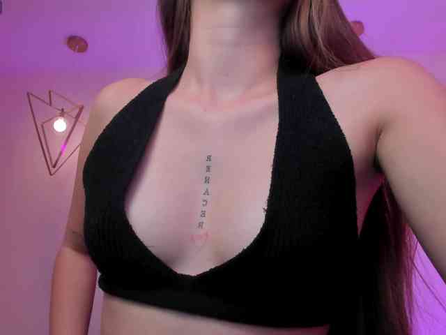 MaiaCollins1 webcam