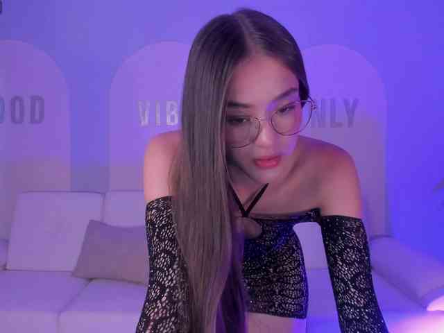 MaiaCollins1 webcam