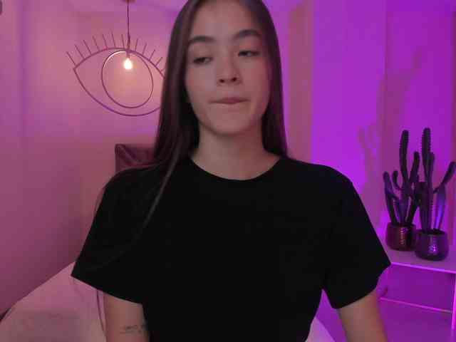 MaiaCollins1 webcam
