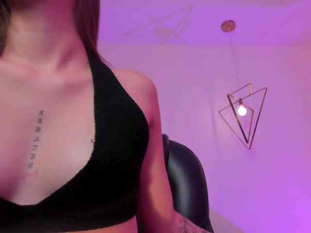 MaiaCollins1 webcam