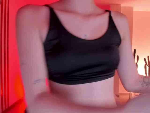 MaiaCollins1 webcam
