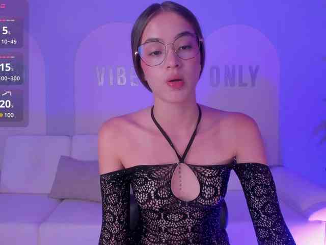 MaiaCollins1 webcam