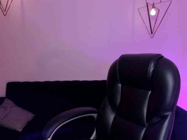 MaiaCollins1 webcam