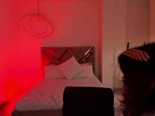 MaiaCollins1 webcam