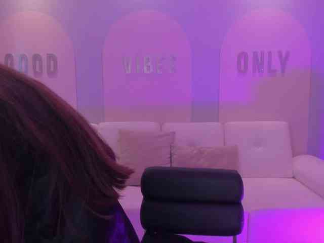 MaiaCollins1 webcam