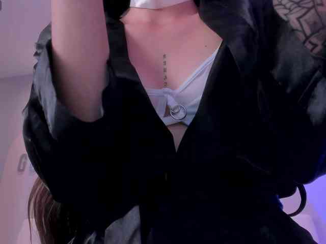 MaiaCollins1 webcam