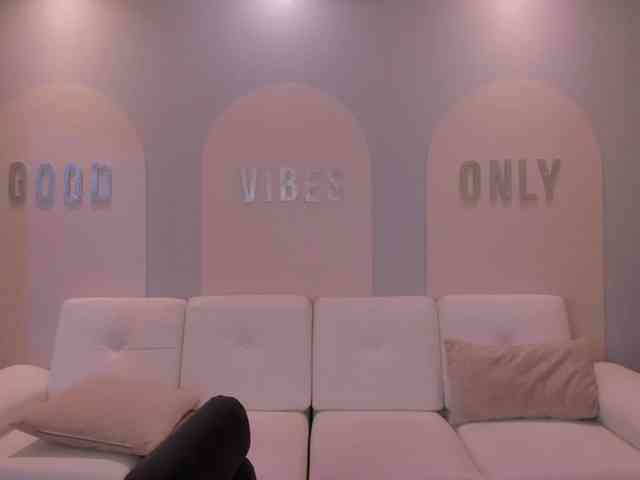 MaiaCollins1 webcam