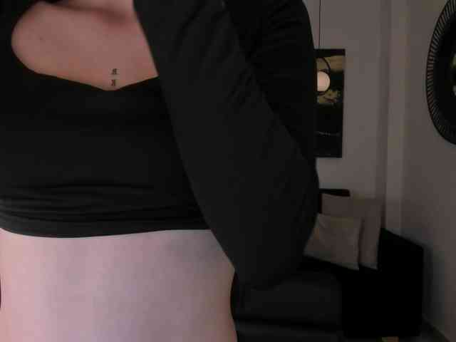 MaiaCollins1 webcam