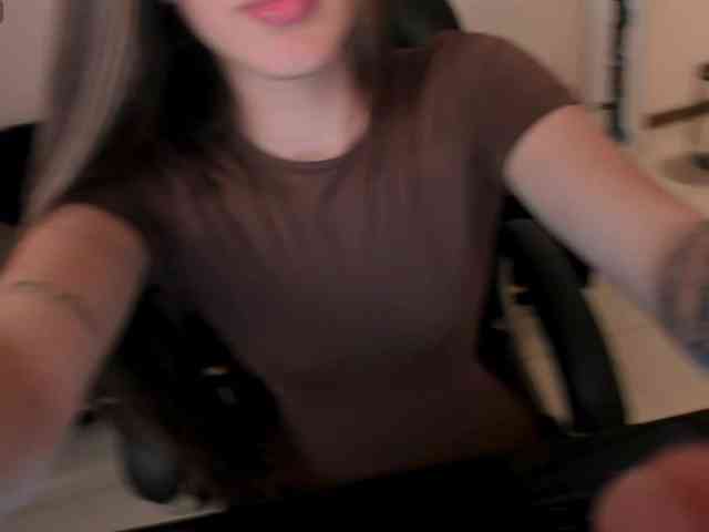 MaiaCollins1 webcam