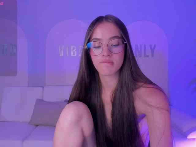 MaiaCollins1 webcam