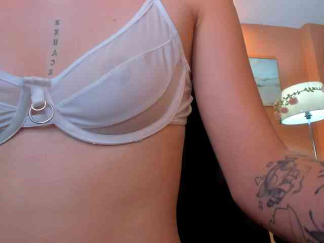 MaiaCollins1 webcam