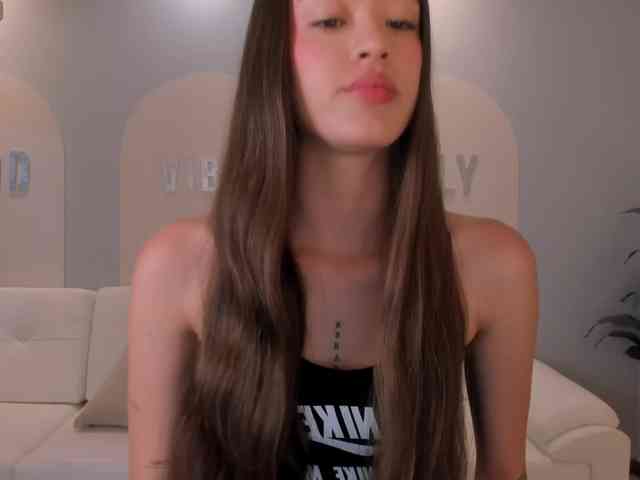 MaiaCollins1 webcam