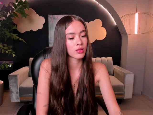 MaiaCollins1 webcam